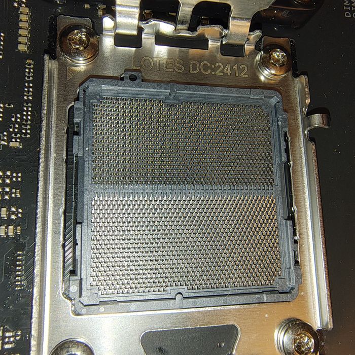 Материнська плата Asus Tuf Gaming B650E-WIFI