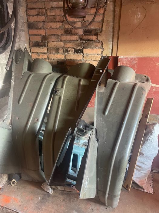 Крила,решітки,капот ЗіЛ 131