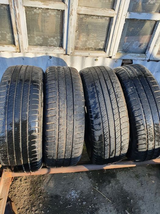 Автогума б/у 215/60 R17