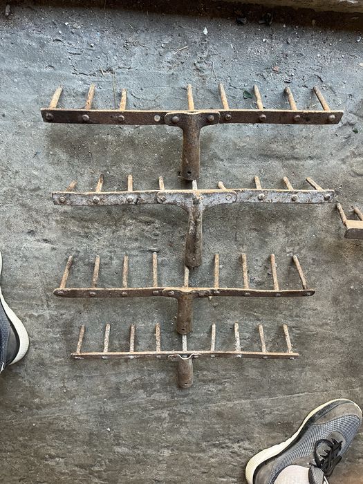 Продам лопати граблі вила габлі.