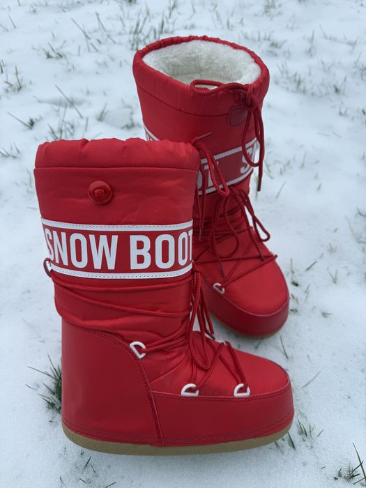 Мунбуты женские красные