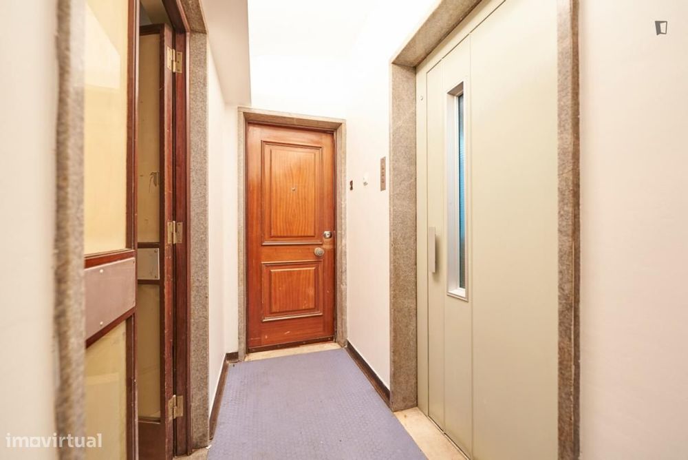 Quarto - localizado em Saldanha Lisbon