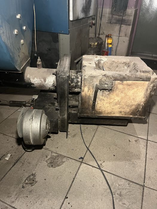 Podajnik z wkladem paleniska na trocine 25/50kw z sterownikiem