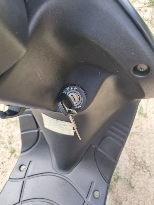 Suzuki let's із контейнера