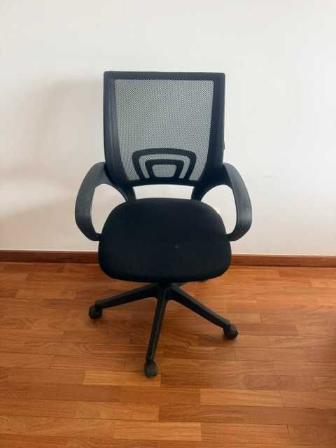 2x Secretária IKEA MALM com painel extraível, branca – 151 × 65 cm