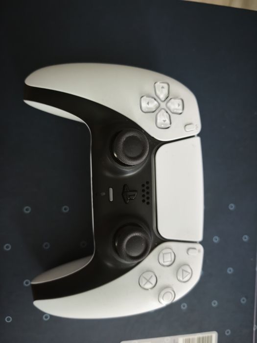 Sprzedam pad  PS5
