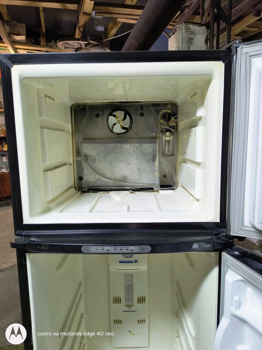 Холодильник Whirlpool ARC4020 IX — у відмінному стані