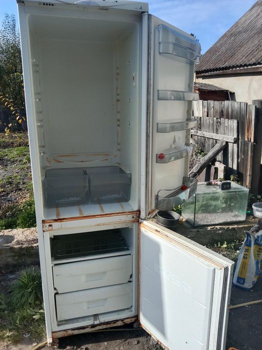 Продам холодильник