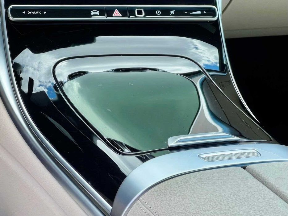 Mercedes-Benz C-Class      2022