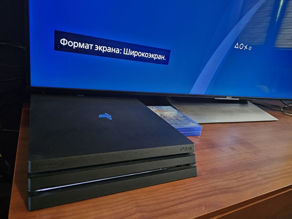 Продам ps4 pro 1Tb 7216, 2 джойстика коробка play station 4 pro