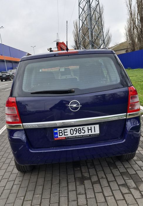 Opel Zafira 1.6 turbo, бензин-газ.