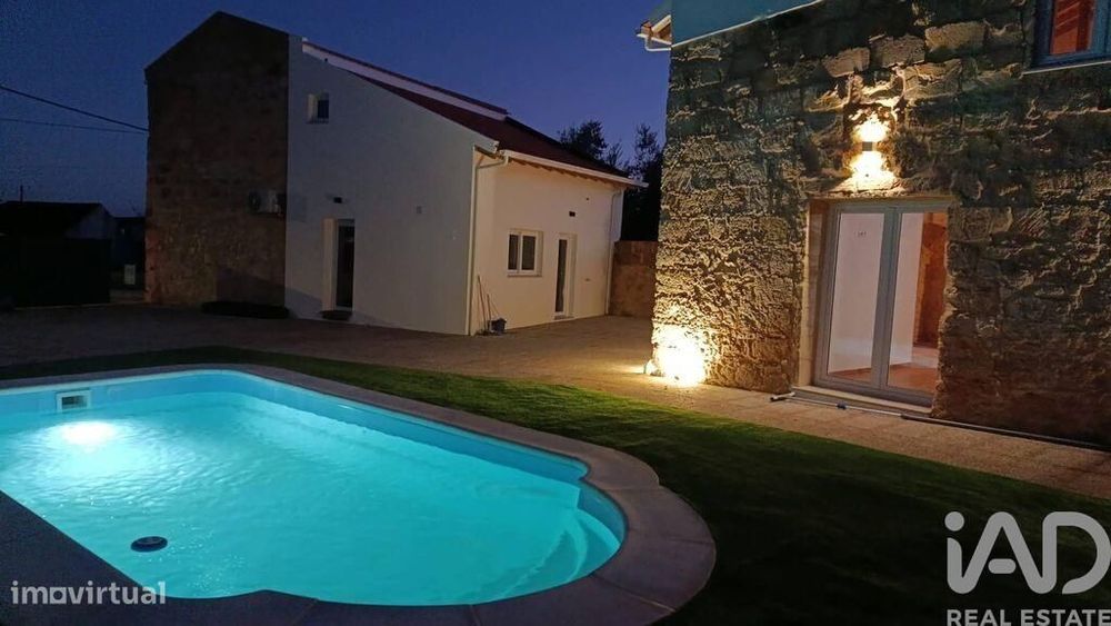 Moradia T2 em Azoia de Cima e Tremês de 327 m2