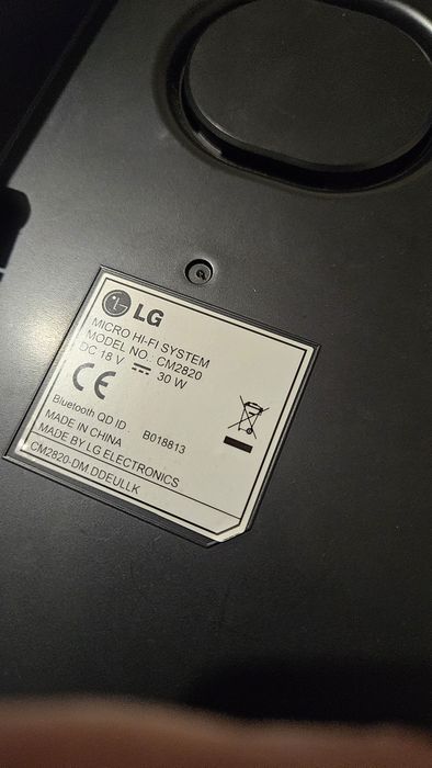 LG - Hi-Fi c/ Dock CM2820