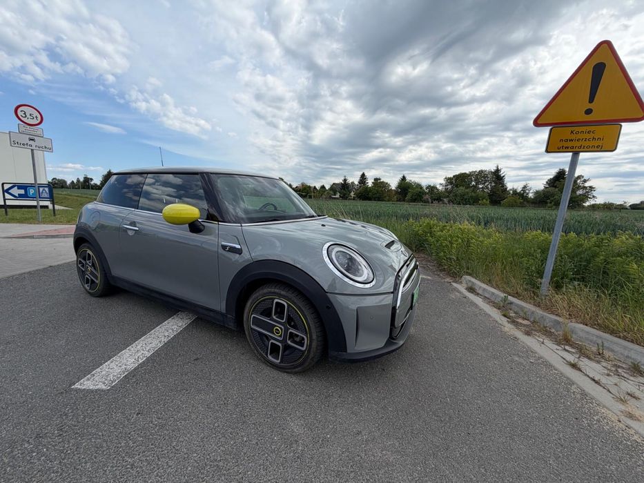 MINI Cooper SE  elektryk 2021  Pakiet S Bogate wyposażenie