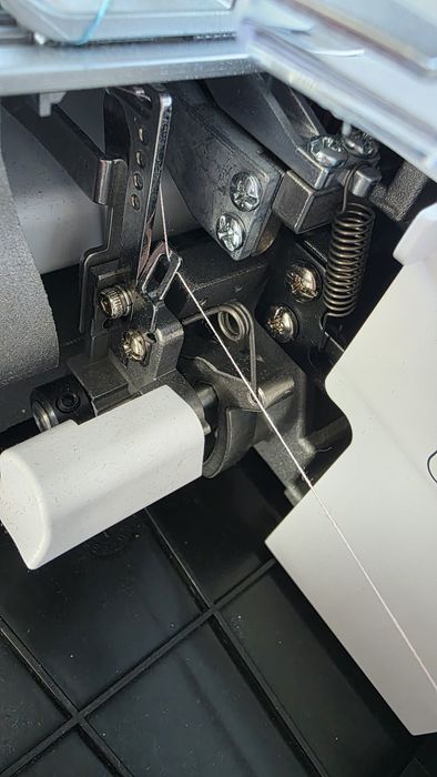 Maszyna do szycia rendelka