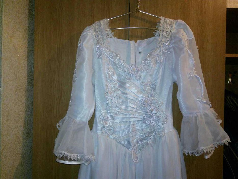 Платье свадебное