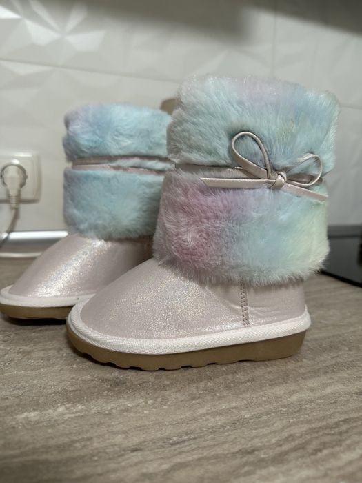 Продам новые Ugg