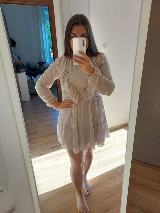 Beżowa sukienka ecru xs sinsay falbanka mini