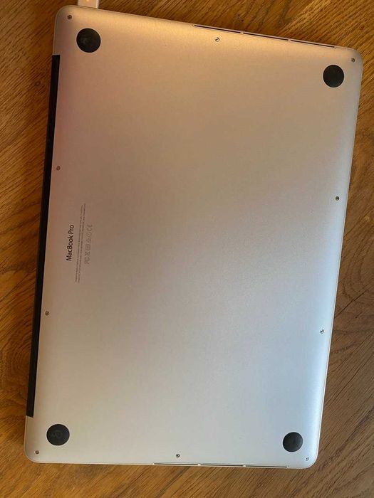 MacBook Pro 15" (2015) | 16 GB RAM | 256 GB SSD | Bardzo dobry stan