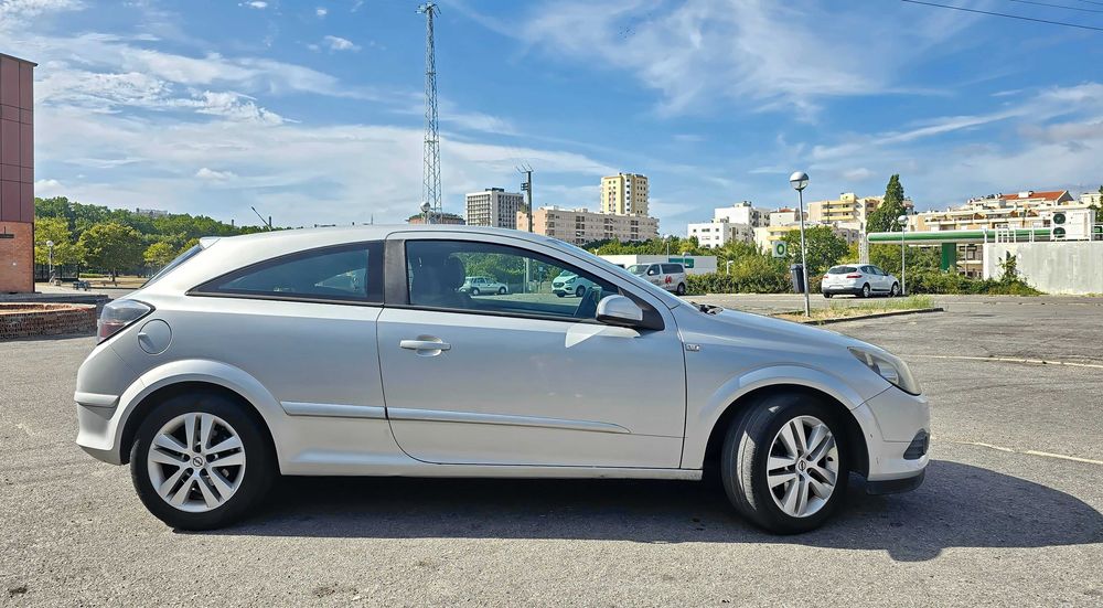 Opel Astra Hgtc de 2008