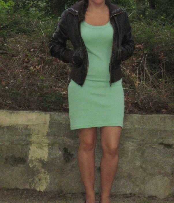 Sukienka w kolorze jasnego groszku Sutherland S/M