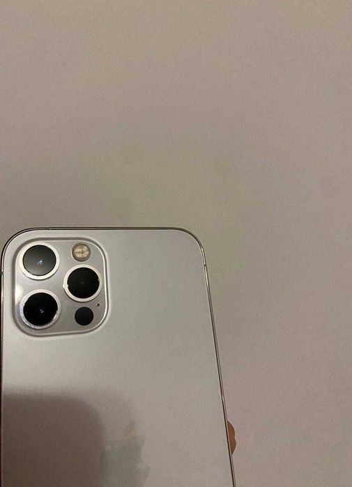продаю iPhone 12 Pro — американська версія