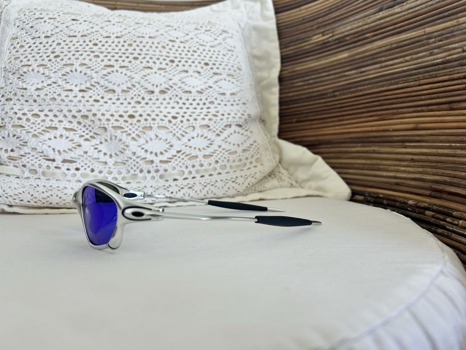 Óculos juliet prateados e azuis (metal)