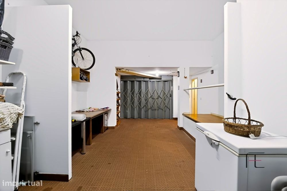 T3+1 com vivência de moradia, garagem fechada e terraço exclusivo de 8