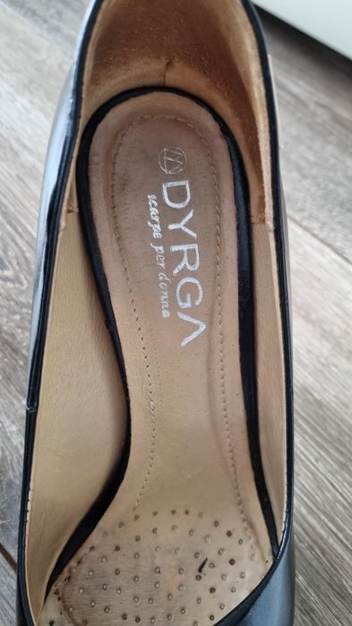 Czarne czółenka szpilki 35