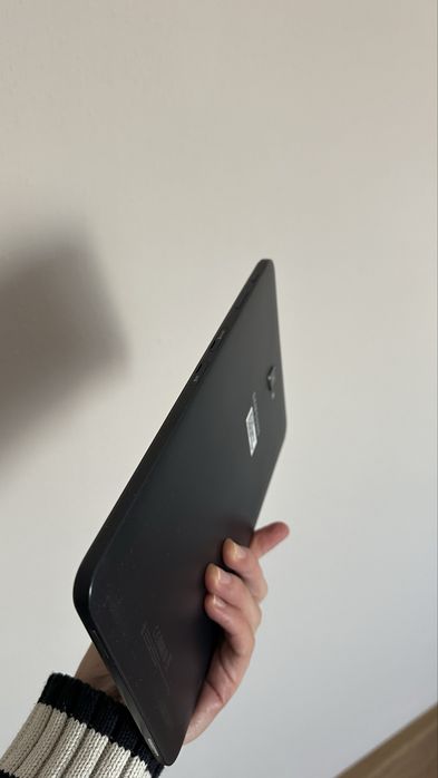 Планшет Samsung Galaxy Tab A (2016)