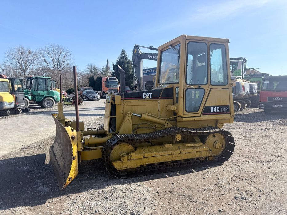 Caterpillar CAT D4C  Spycharka Gąsienicowa CAT D4C,waga 7-ton,plug 6-pozycyjny