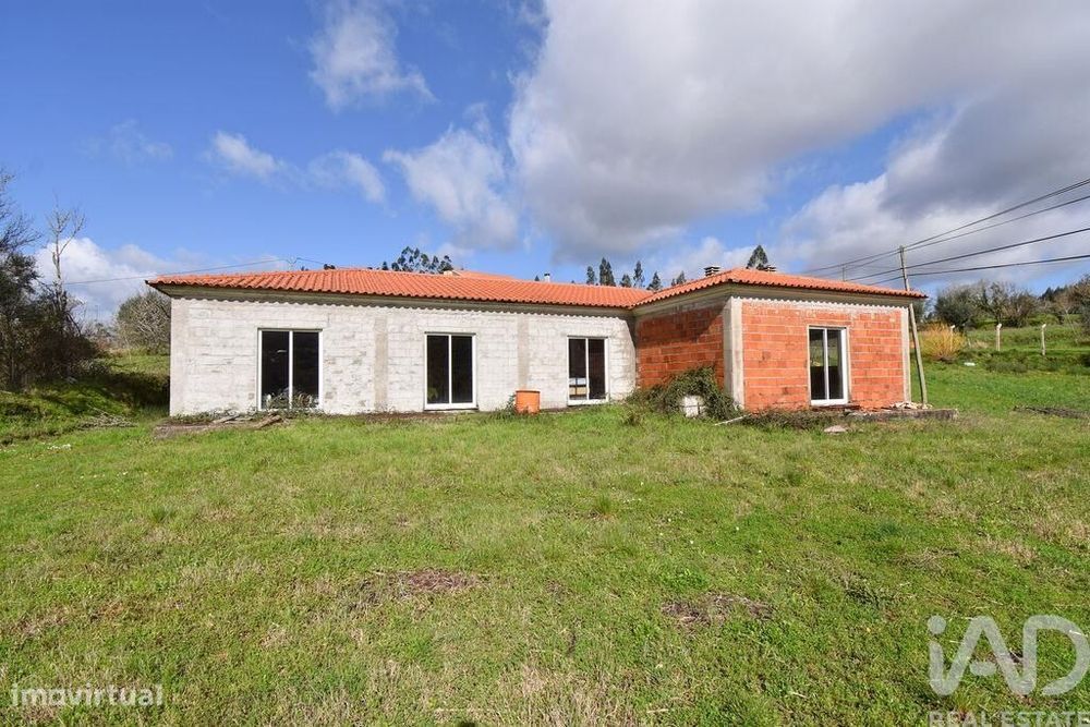 Terreno para construção em São Miguel, Santa Eufémia e Rabaçal