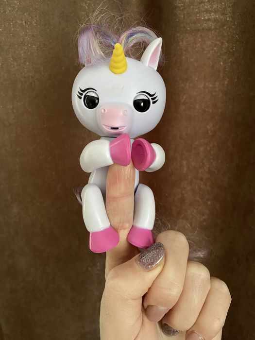 Інтерактивна іграшка Fingerlings Єдиноріг, Finger Unicorn