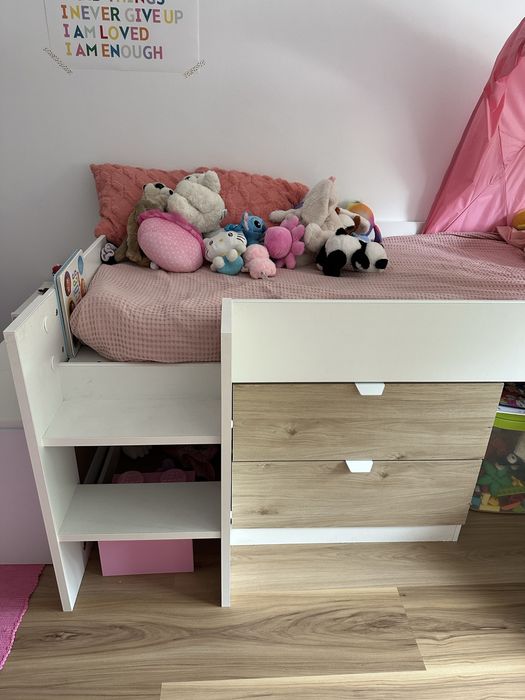 Cama com escorrega