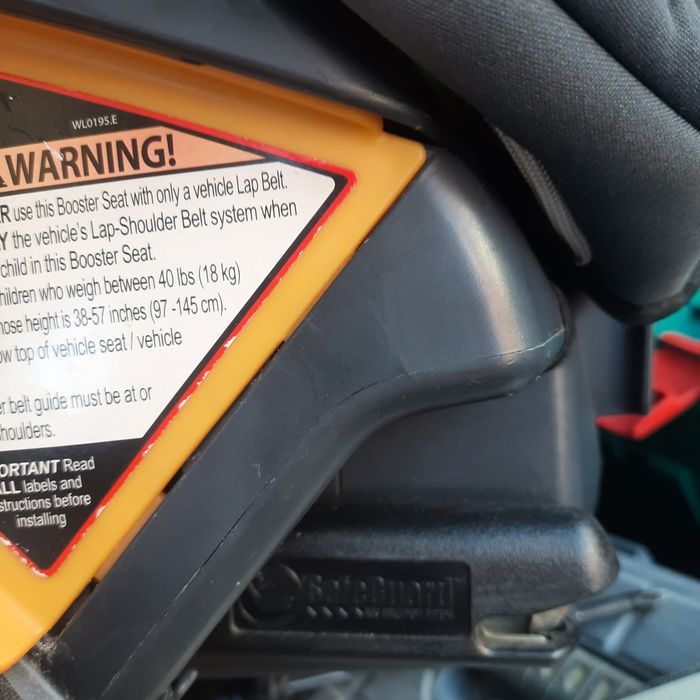 Автокрісло-бустер 2 в 1 Chicco з Izofix