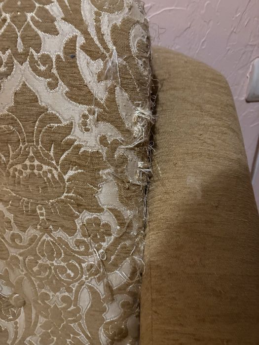 Кутовий диван б/у в хорошому стані