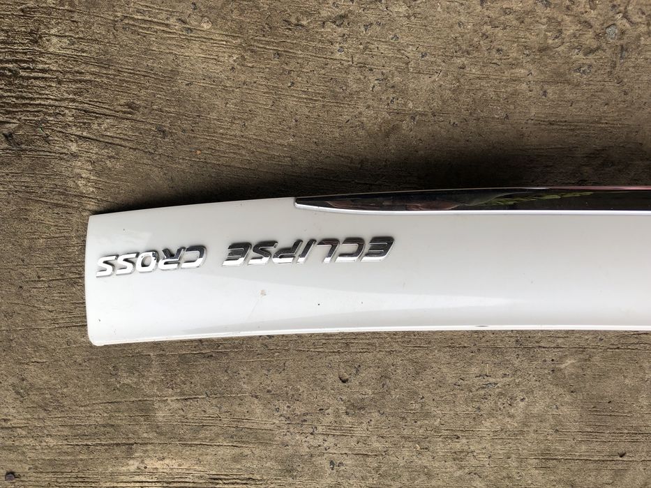 накладка кришки багажника mitsubishi eclipse cross