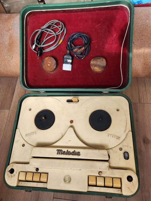 Magnetofon szpulowy Melodia PRL