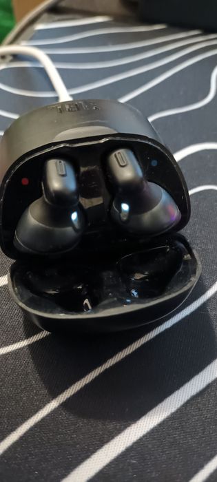 auriculares JBL Tune 220TWS