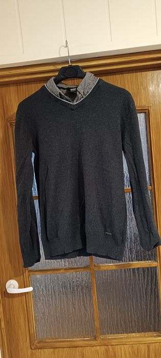 Sweter z koszulowym kołnierzykiem