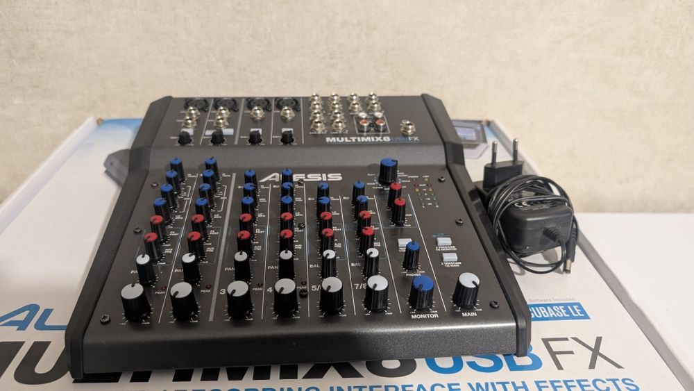 Мікшерний пульт Alesis