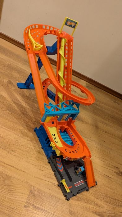 HOT WHEELS CITY – rajdowy rollercoaster z napedem