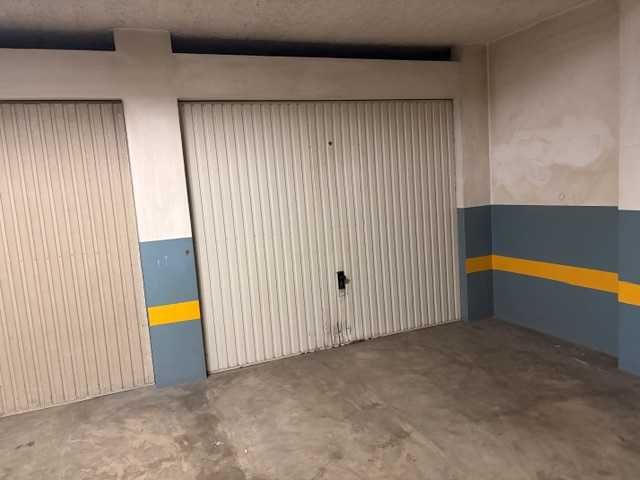 Garagem em Box para arrendamento - Lagos