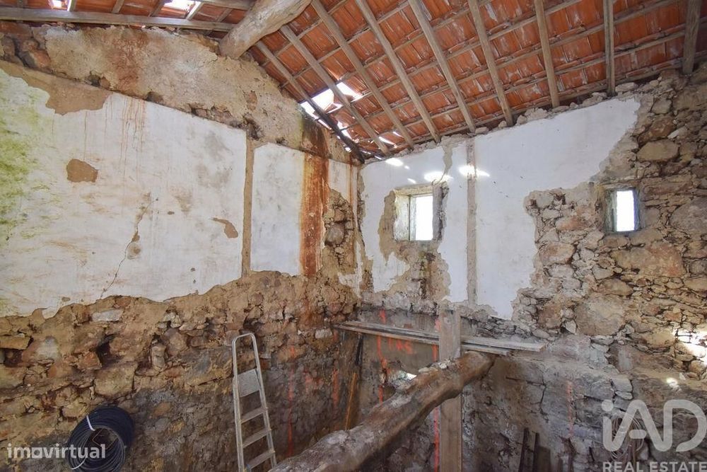 Casa / Villa em São Miguel, Santa Eufémia e Rabaçal de 70 m2