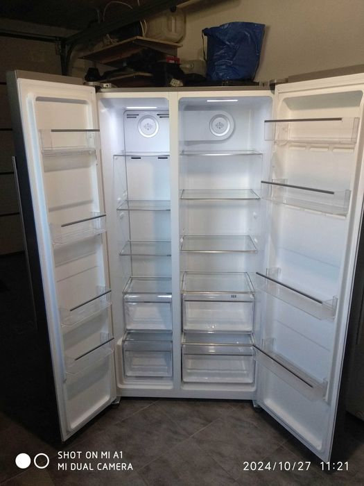 Uszkodzona lodówka Beko dwudrzwiowa 563l