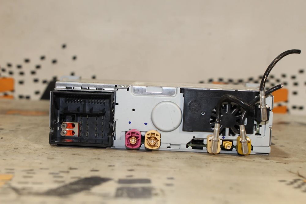 Rádio / auto-rádio BMW 5 (F10)