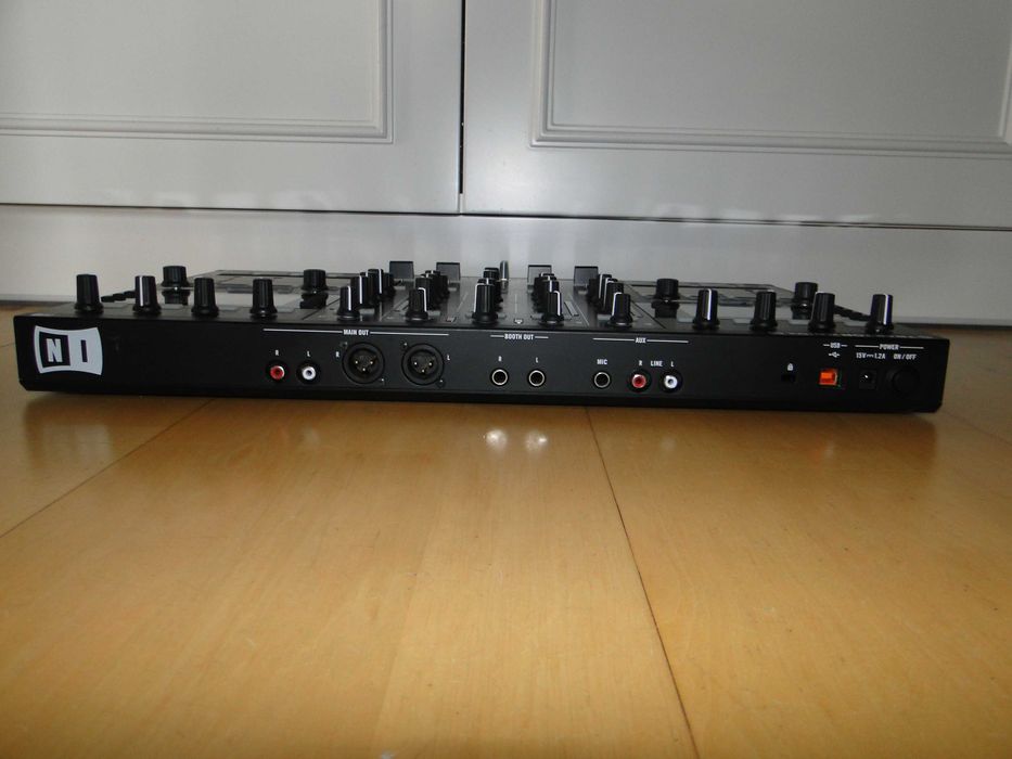 Flagowy Kontroler Dla DJ Native Instruments TRAKTOR KONTROL S5.Okazja