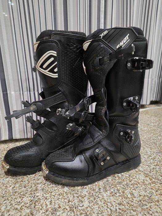 T/42 Botas Shot Race X10