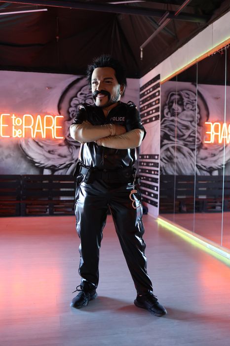 Козак стриптизери поліцейський привітання поздравление стриптиз