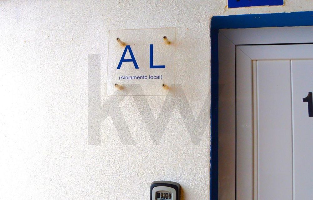 Apartamento T1 Mobilado e Equipado no Clube Praia da Rocha, a 300m do